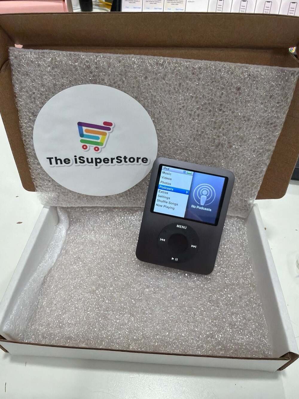Apple IPod 3rd Gen 8GB Black - excellent Condition - new battery + 1 YR WARRANTY - Picture 2 of 5